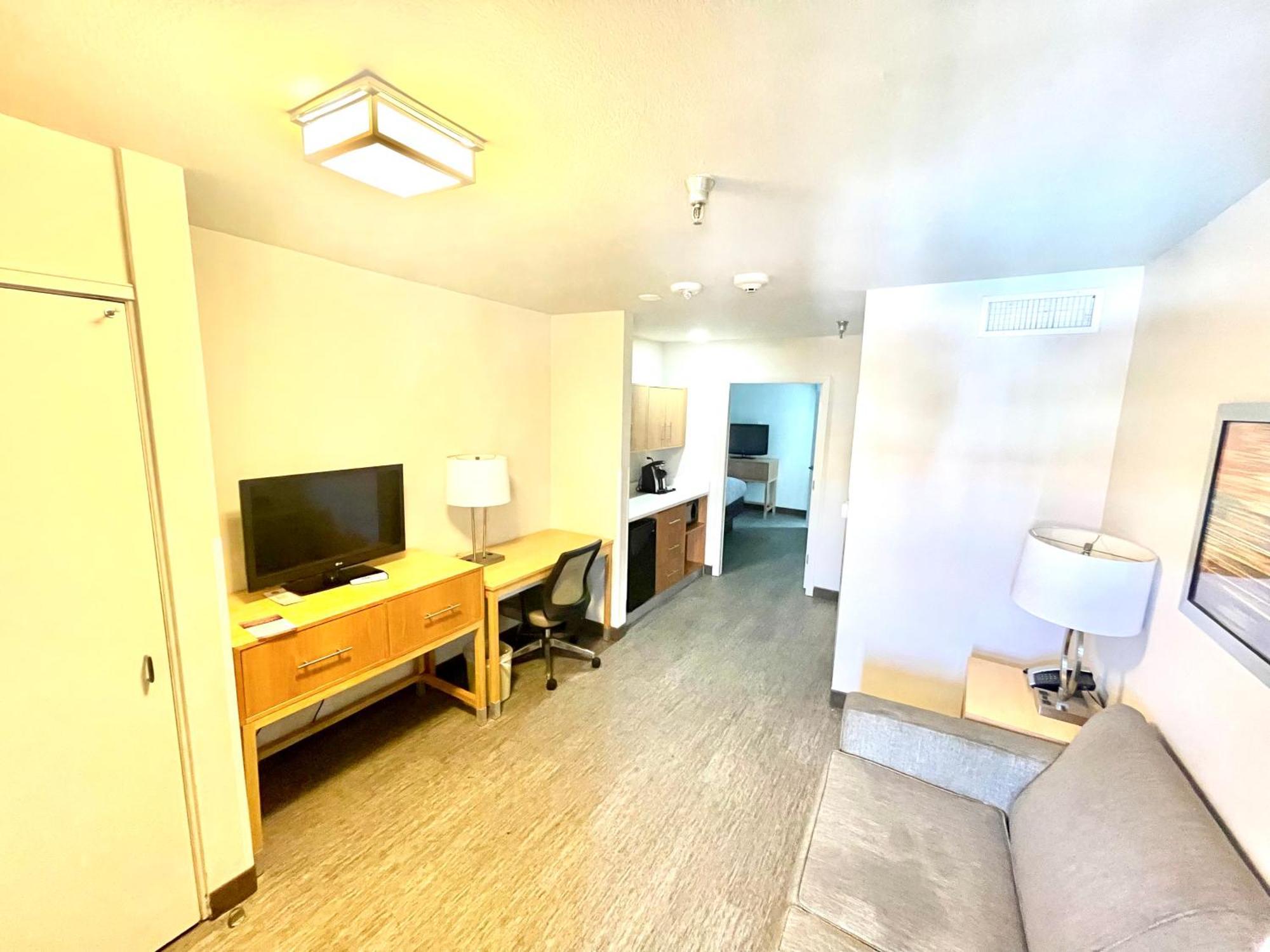 Red Roof Inn Plus & Suites 坦帕 客房 照片