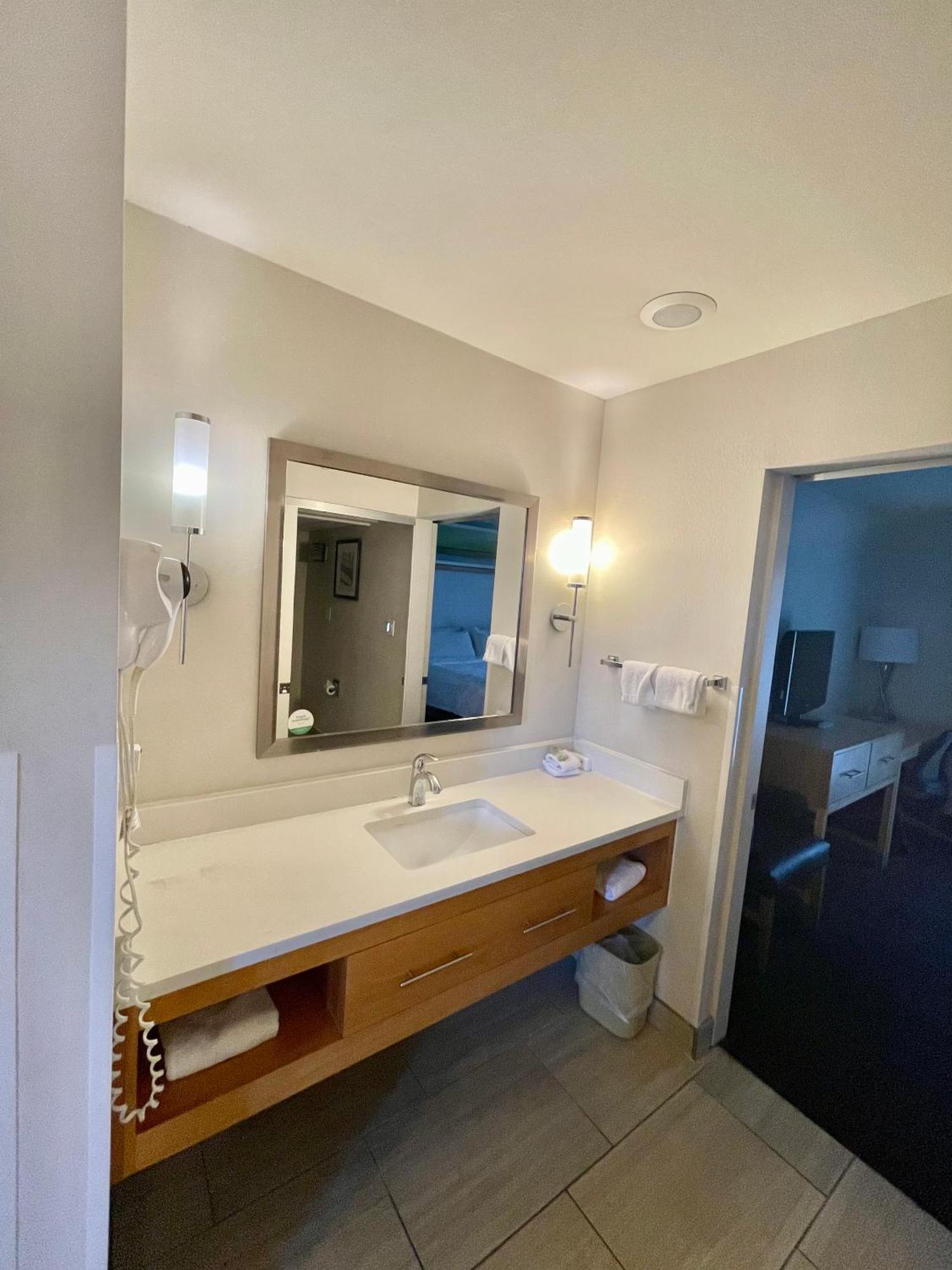 Red Roof Inn Plus & Suites 坦帕 客房 照片
