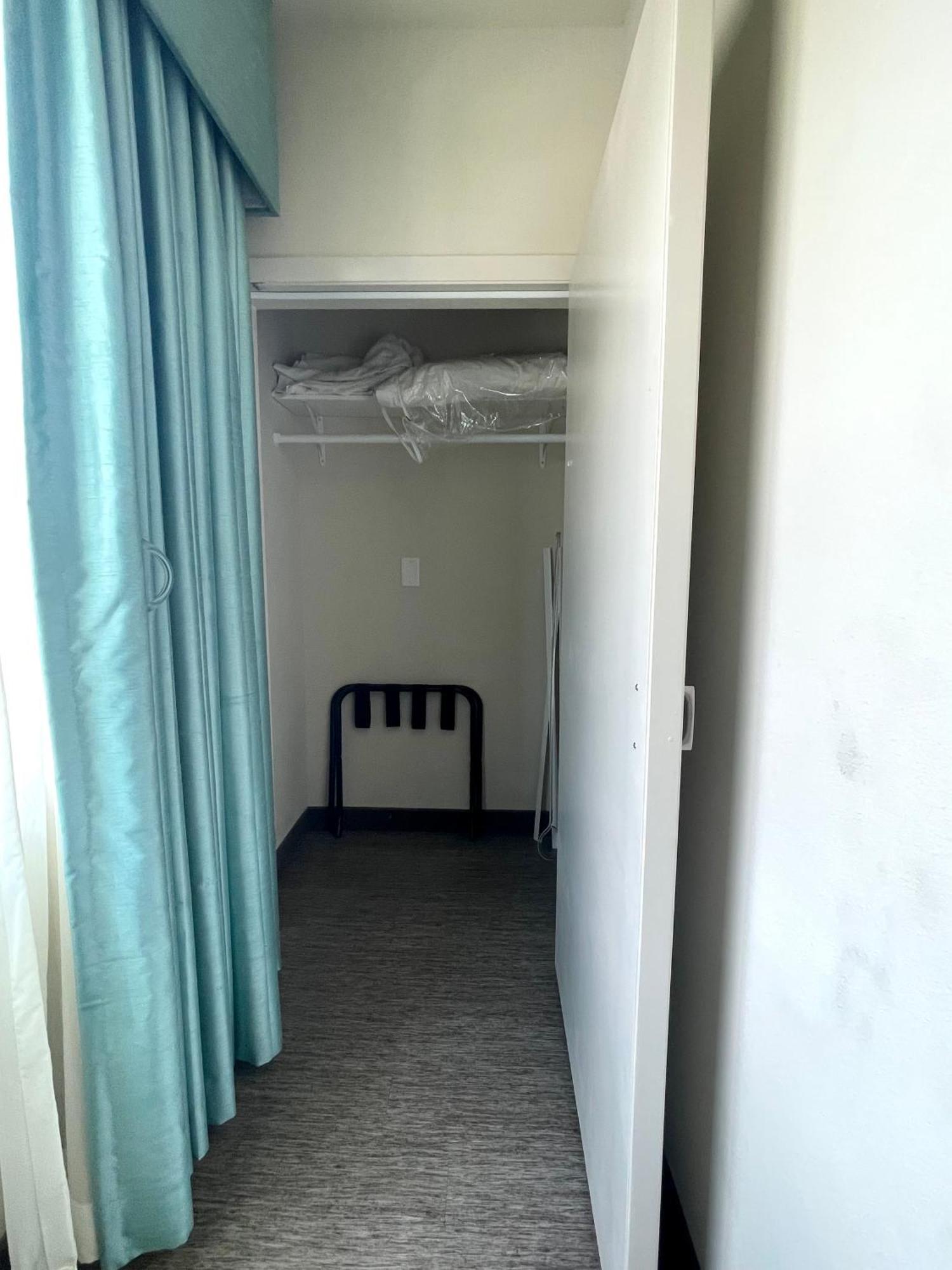 Red Roof Inn Plus & Suites 坦帕 客房 照片