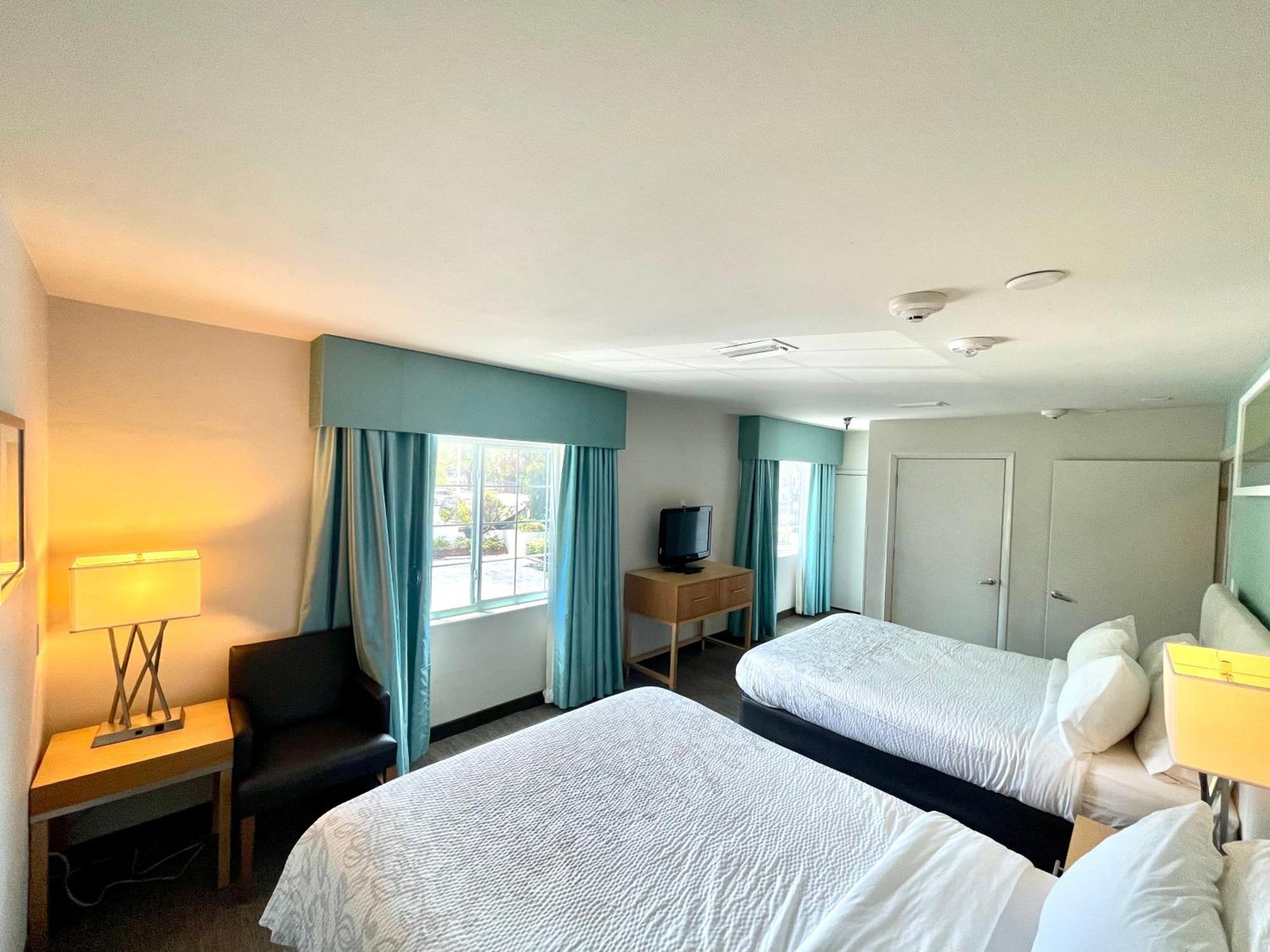 Red Roof Inn Plus & Suites 坦帕 客房 照片